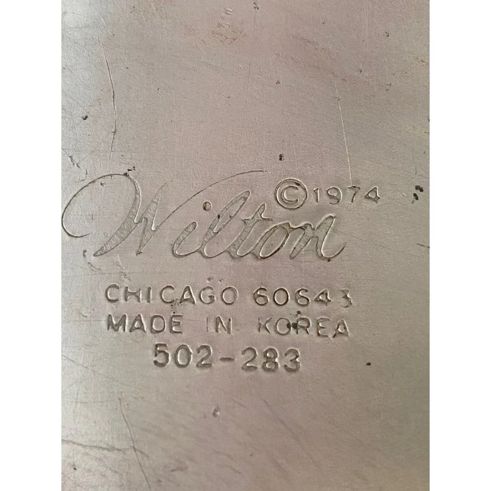 Wilton cake pan